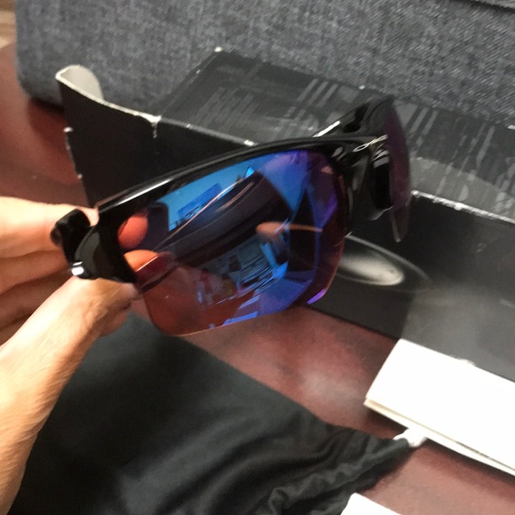 Oakley sunglasses - Picture 4 of 6